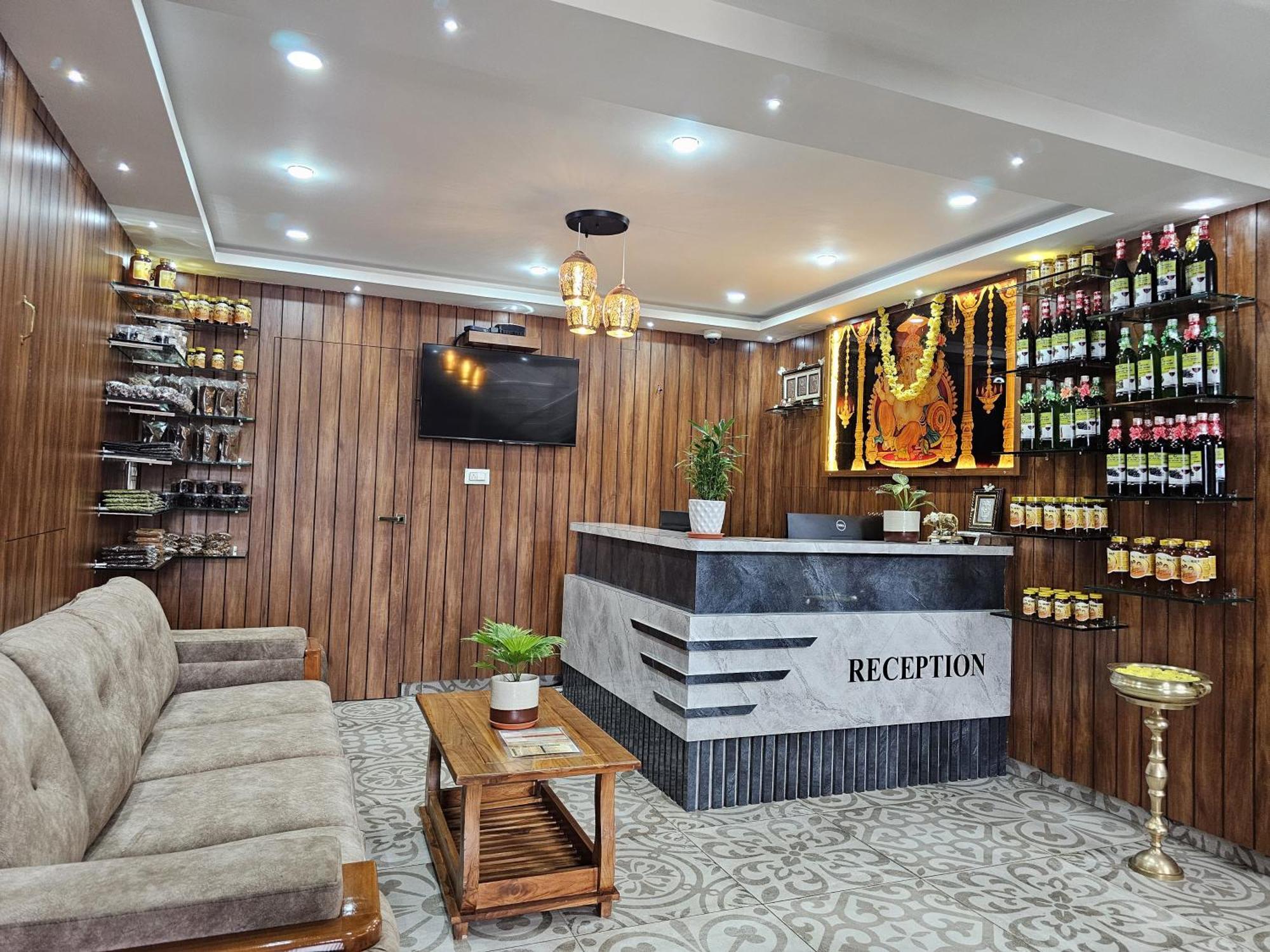 Navarathna Comforts Madikeri Eksteriør billede